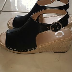 Journee collection black leather wedges 5.5